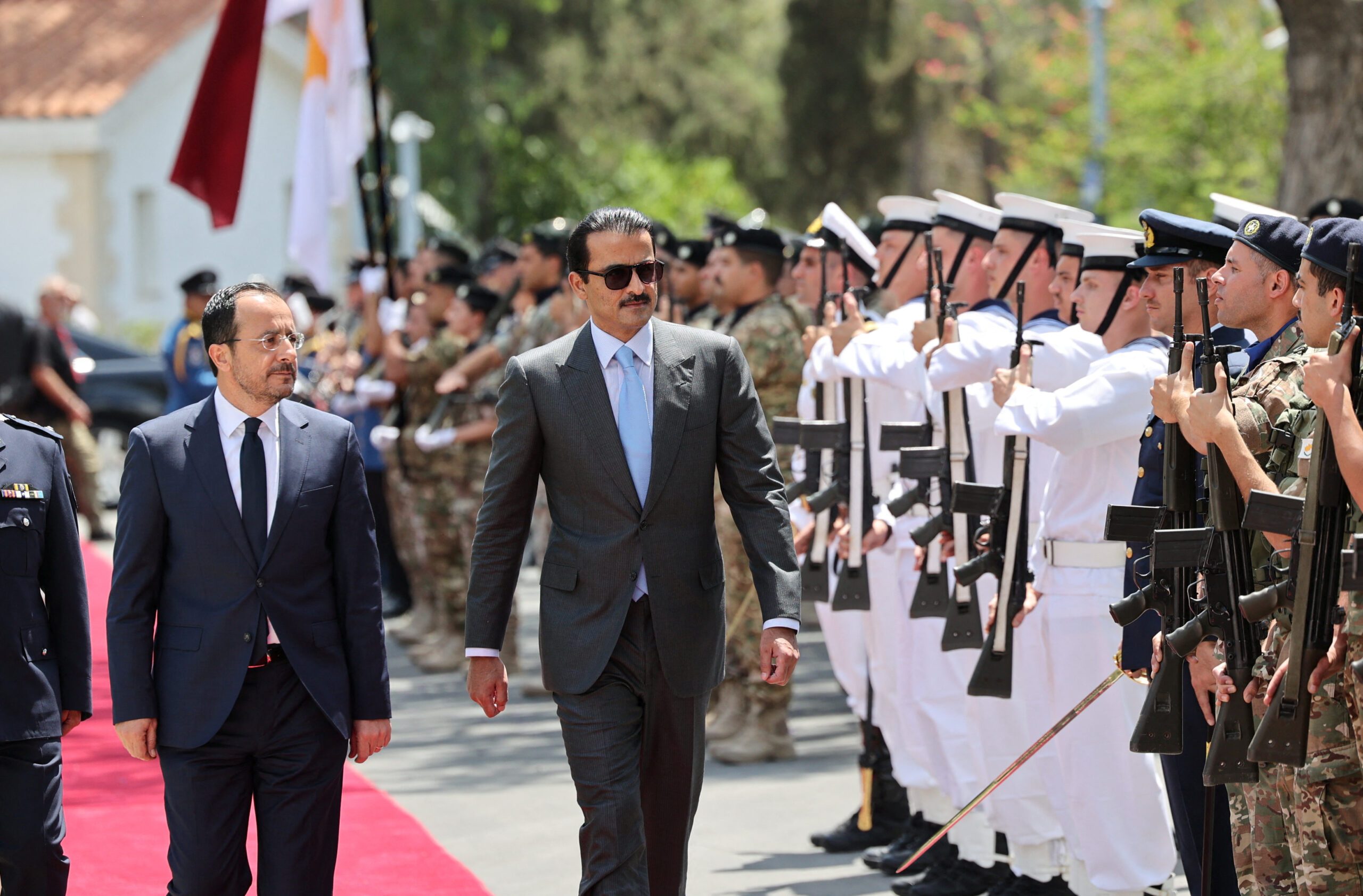 President Nicos Christodoulides and Emir Sheikh Tamim bin Hamad Al Thani at the ceremony to welcome the emir to Cyprus this week