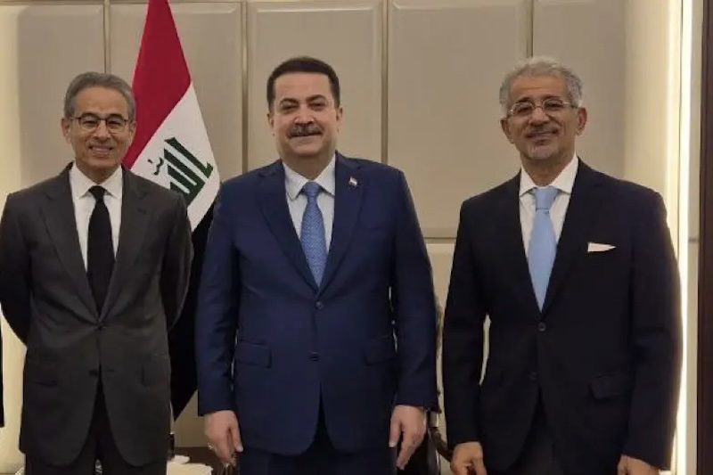 Eagle Hills chairman Mohamed Alabbar (left) with Iraqi prime minister Mohammed Shia Al-Sudani (centre), at the launch of the Baghdad Golf Course and Spa project