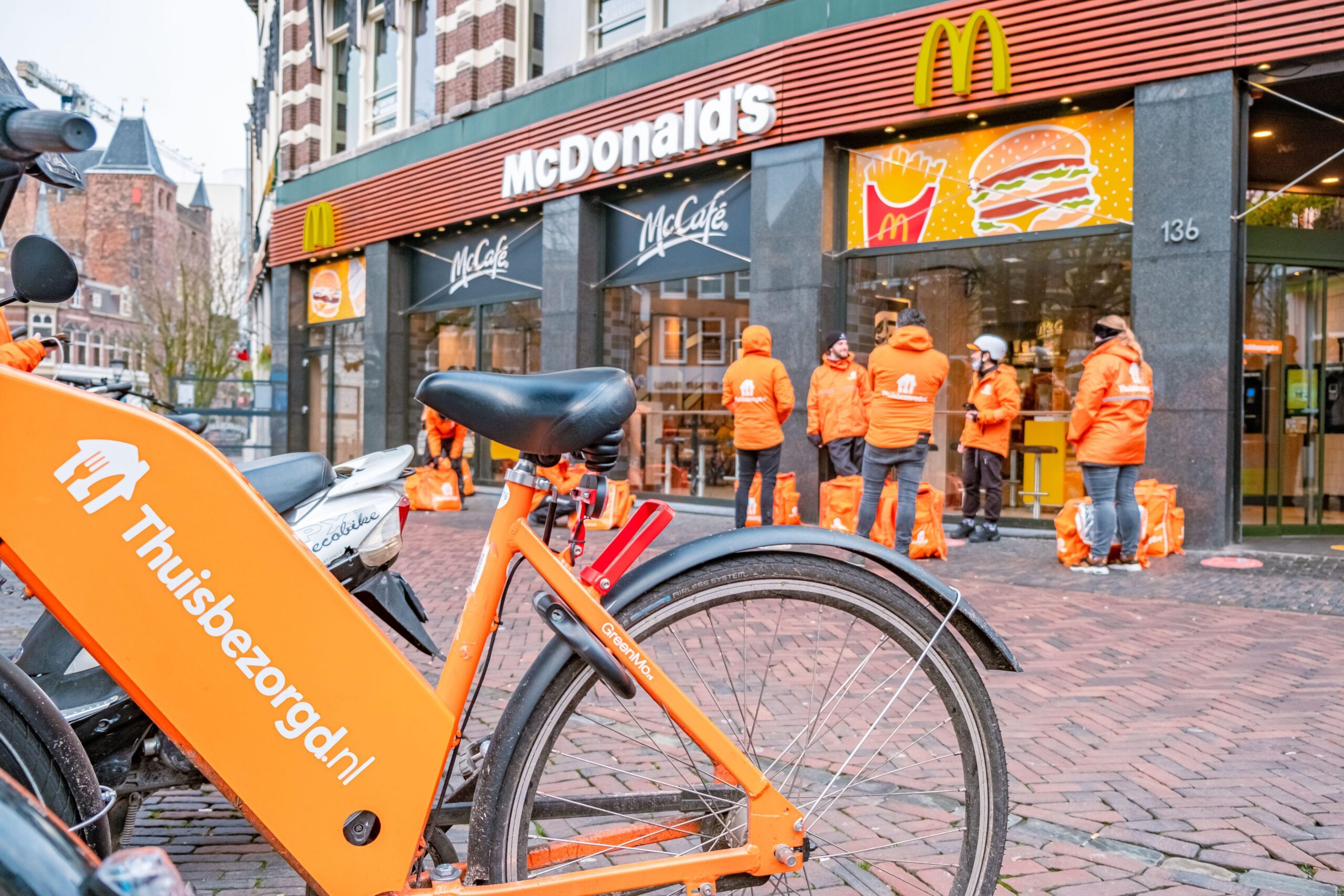 A pilot scheme at Amsterdam’s Schiphol Airport involved a partnership with an airline technology company, iFLEAT, and a local food delivery provider, Thuisbezorgd, part of Just Eat Takeaway airline food delivery