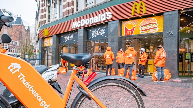 A pilot scheme at Amsterdam’s Schiphol Airport involved a partnership with an airline technology company, iFLEAT, and a local food delivery provider, Thuisbezorgd, part of Just Eat Takeaway airline food delivery