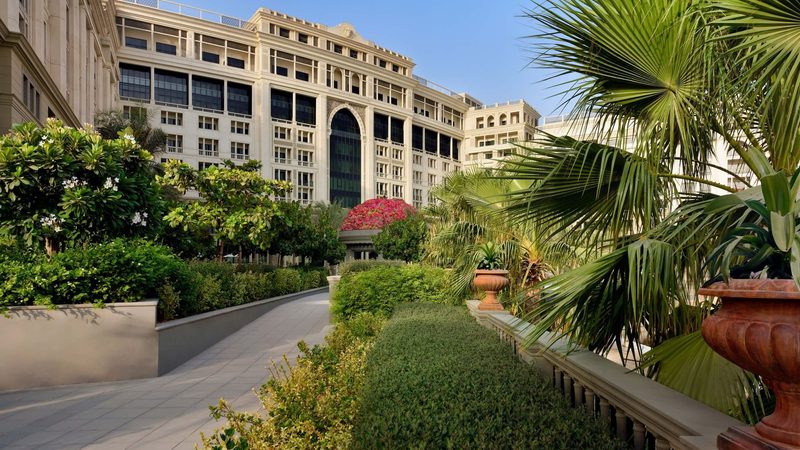 The nine-floor Palazzo Versace Dubai has 215 rooms and four restaurants. The auction price is $380 million, closing on July 24