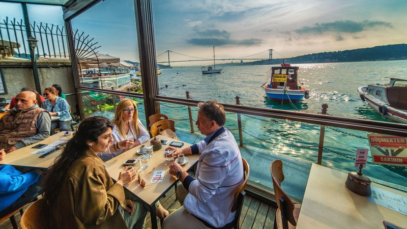 A cafe in the Cengelkoy district on the Asian side of Istanbul: cafe and restaurant prices have risen by more than two thirds