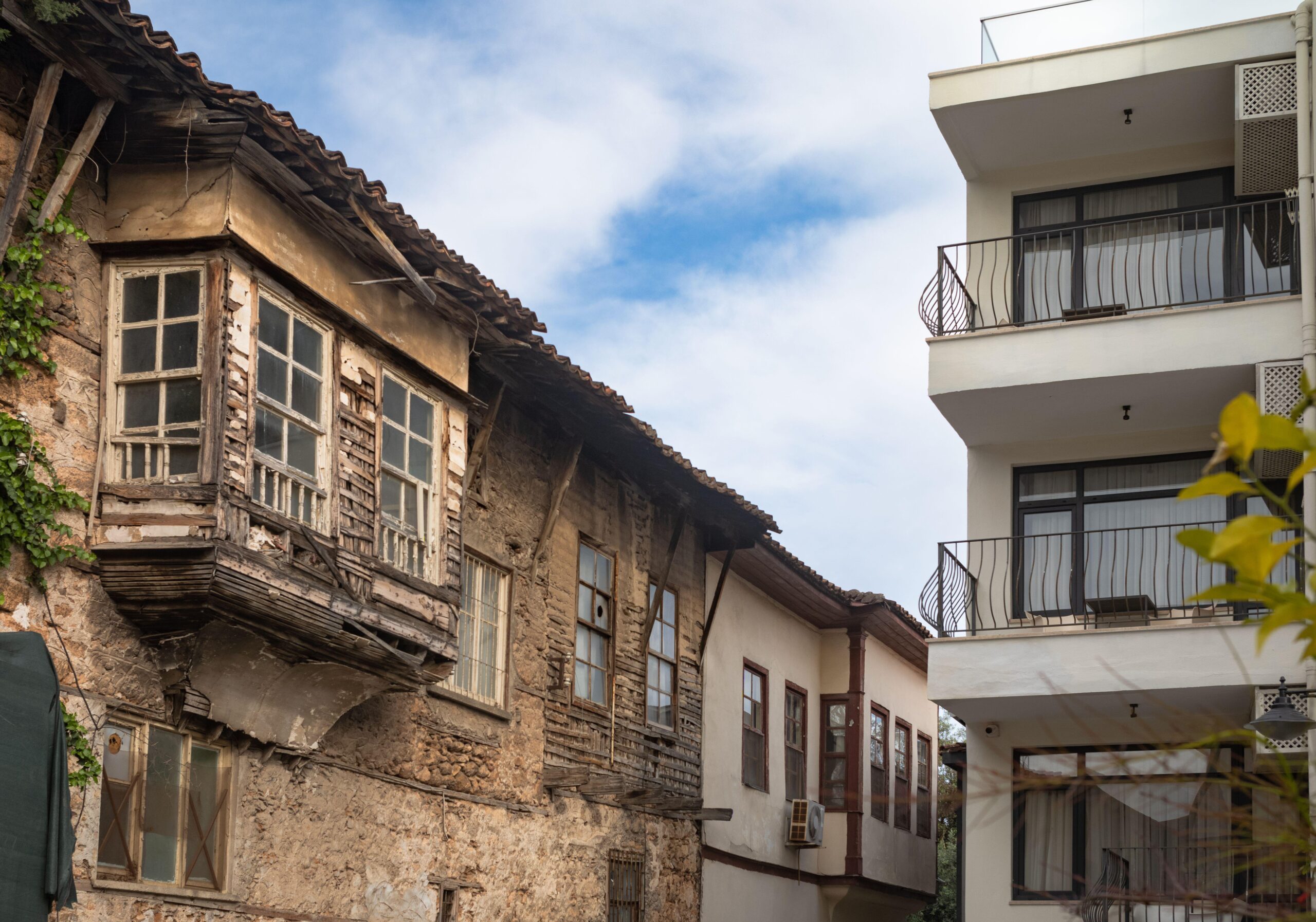 Housing market in Turkey bounces back to 2022 levels