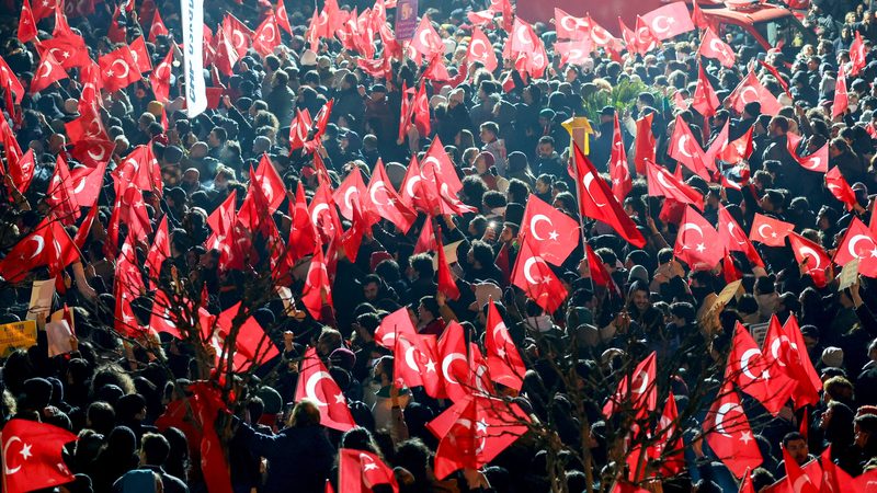 Supporters of Ekrem İmamoğlu gather outside the Istanbul Metropolitan Municipality building to protest against his detention